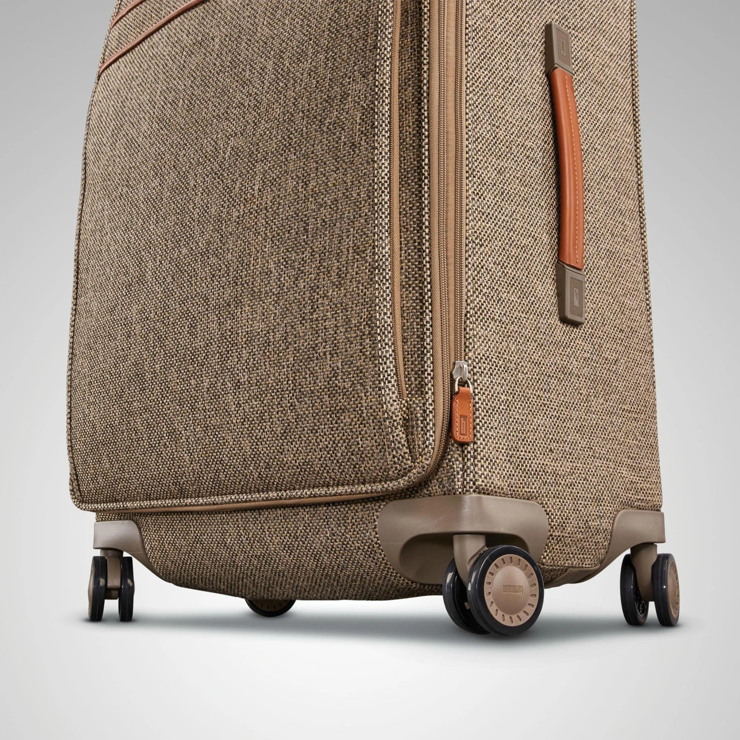 Hartmann Tweed Legend Medium Journey Expandable Spinner 7 Hartmann Tweed Legend Medium Journey Expandable Spinner - Image 7