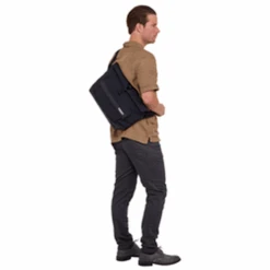 Thule Luggage Paramount 14L Crossbody 26 Thule Luggage Paramount 14L Crossbody -Tumi Luggage Sales Thule Luggage Paramount 14L Crossbody 7